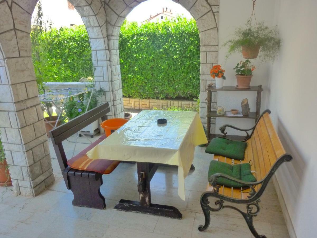 Studio Apartment Ozi โรวีน ภายนอก รูปภาพ