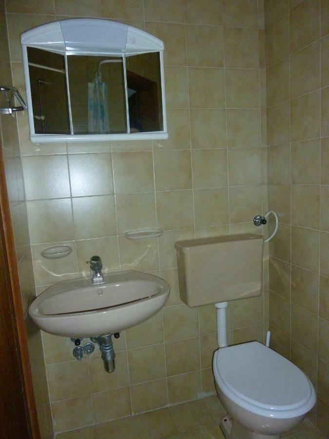 Studio Apartment Ozi โรวีน ภายนอก รูปภาพ